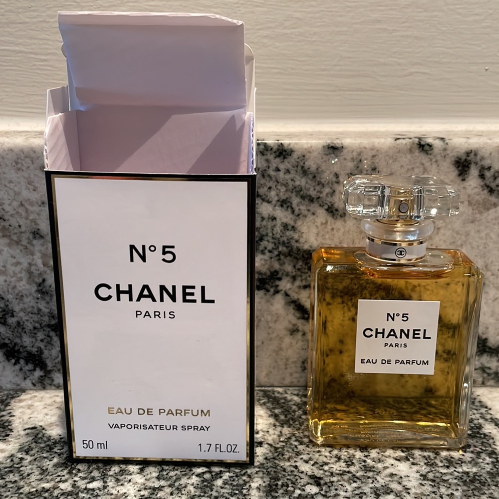 Chanel No 5 perfume